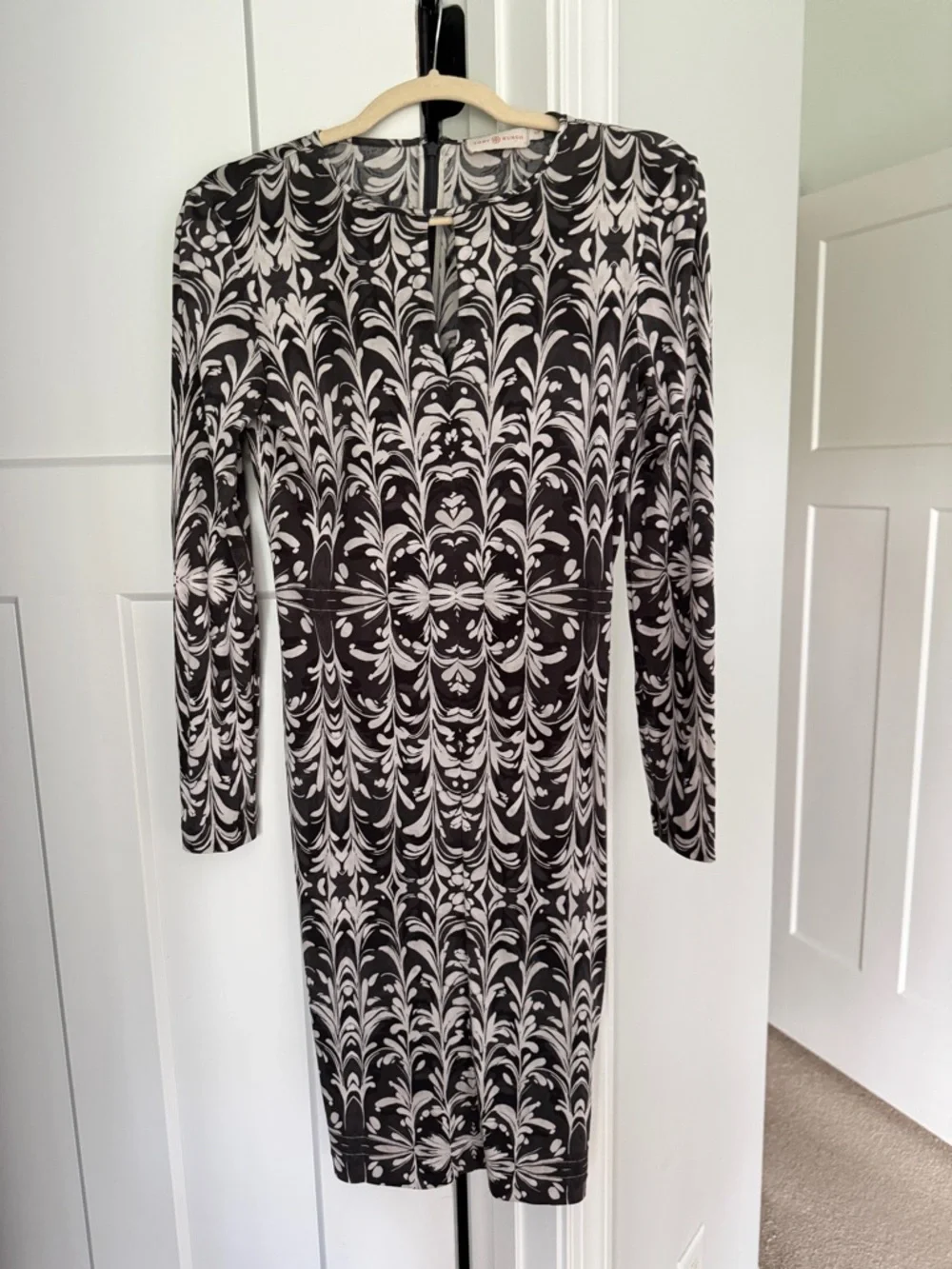 Tory Burch Silk Black White‎ Long Sleeve Sheath Dress Earl Gray Symphony